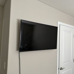 TCL Roku Tv (40 Inch)