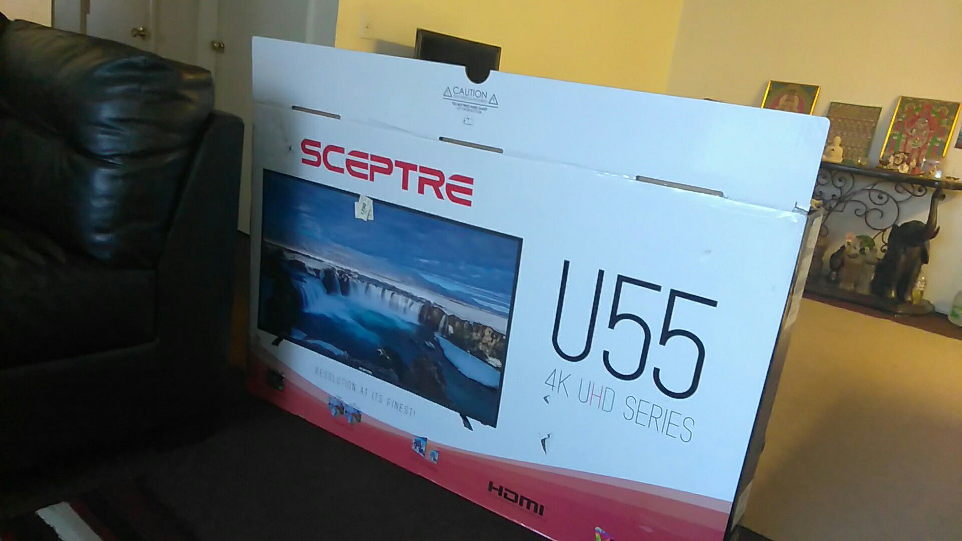 Sceptre TV box 55" inches...