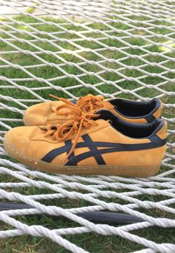 Bruce lee wearing store onitsuka tiger