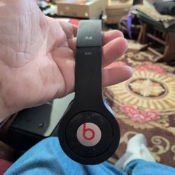 Beats Solo Headsets Works Great 
