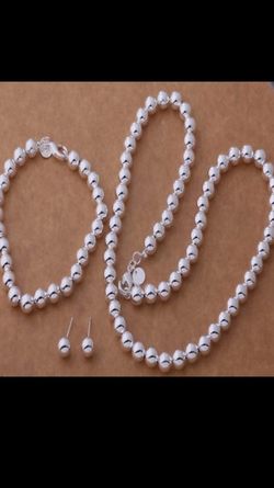 Sterling silver 3 piece set! Stamped 925! Amazing set! Get yours today