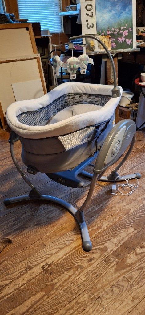 Graco Duo Glider Rocker/ A Fancy Bassinet