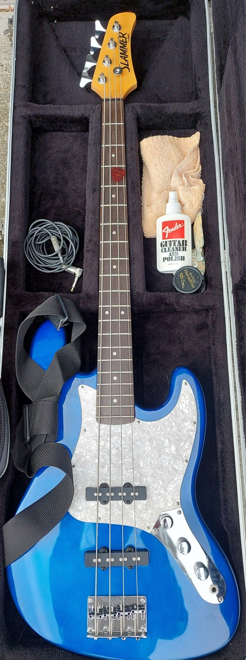 Hamer Slammer Bass Guitar With Hard Case, Strap, and Cable