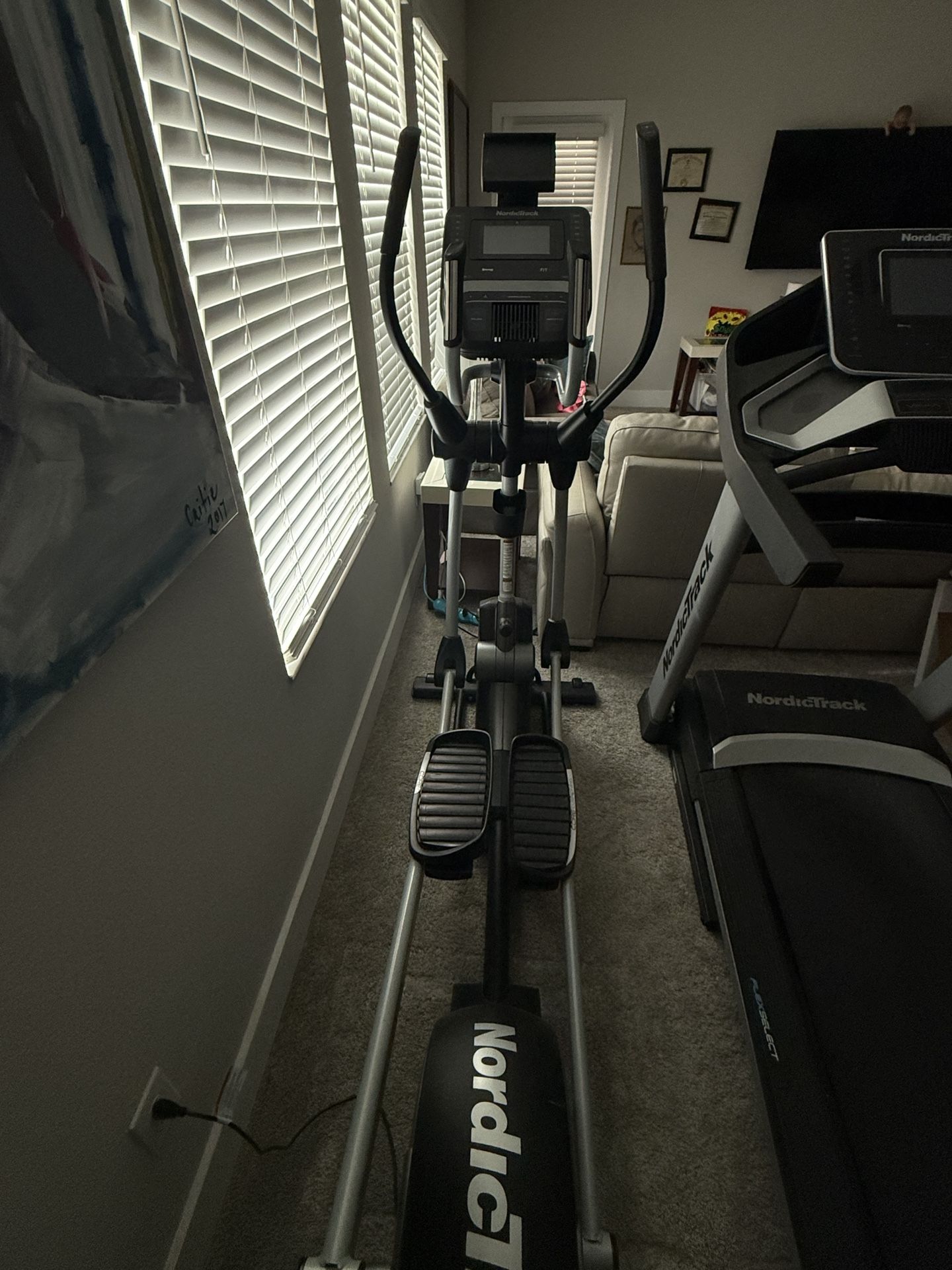 NordicTrack SpaceSaver SE9i Elliptical Black (NTEL14416) Lightly Used