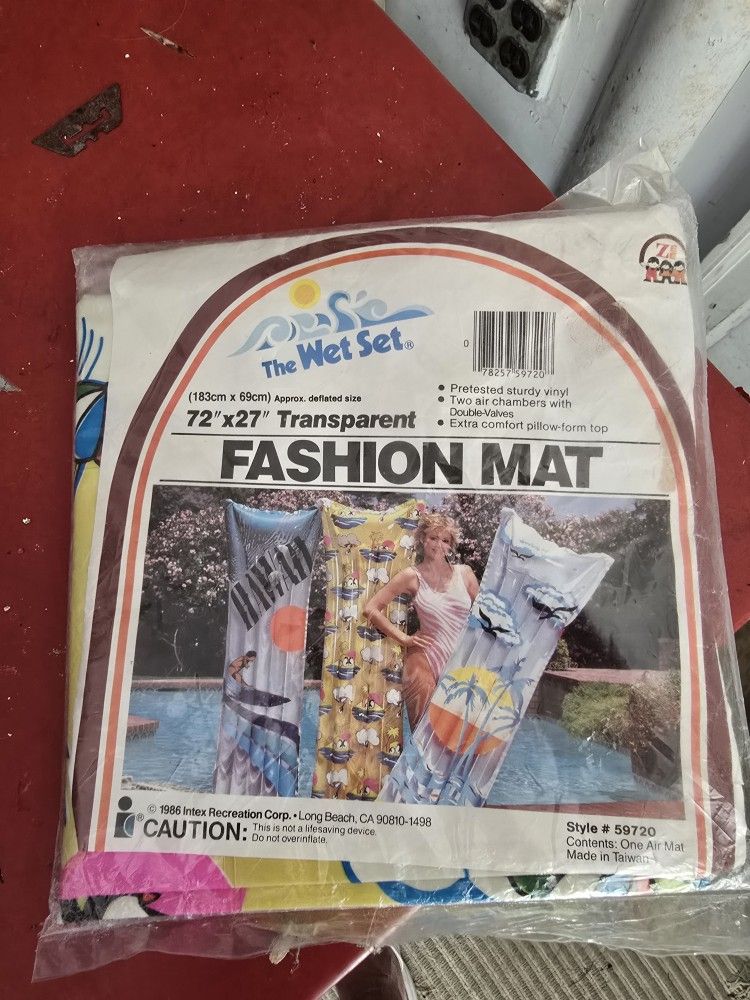 VINTAGE POOL MAT 1986 NEW 