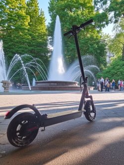 Foldable Electric Scooter – 500W, 22 MPH, Dual Suspension & App
