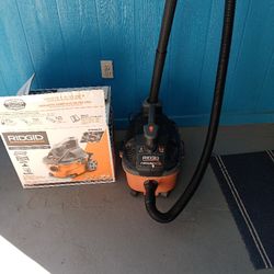 Rigid 4 Gallon Wet/Dry Vacuum 