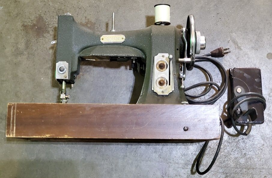 Antique 1927 White Rotary Sewing Machine w/Base Light Foot Pedal Forward Reverse
