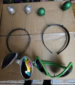 Alien Costume Set - Green Antenna Headband & Sunglasses - Halloween