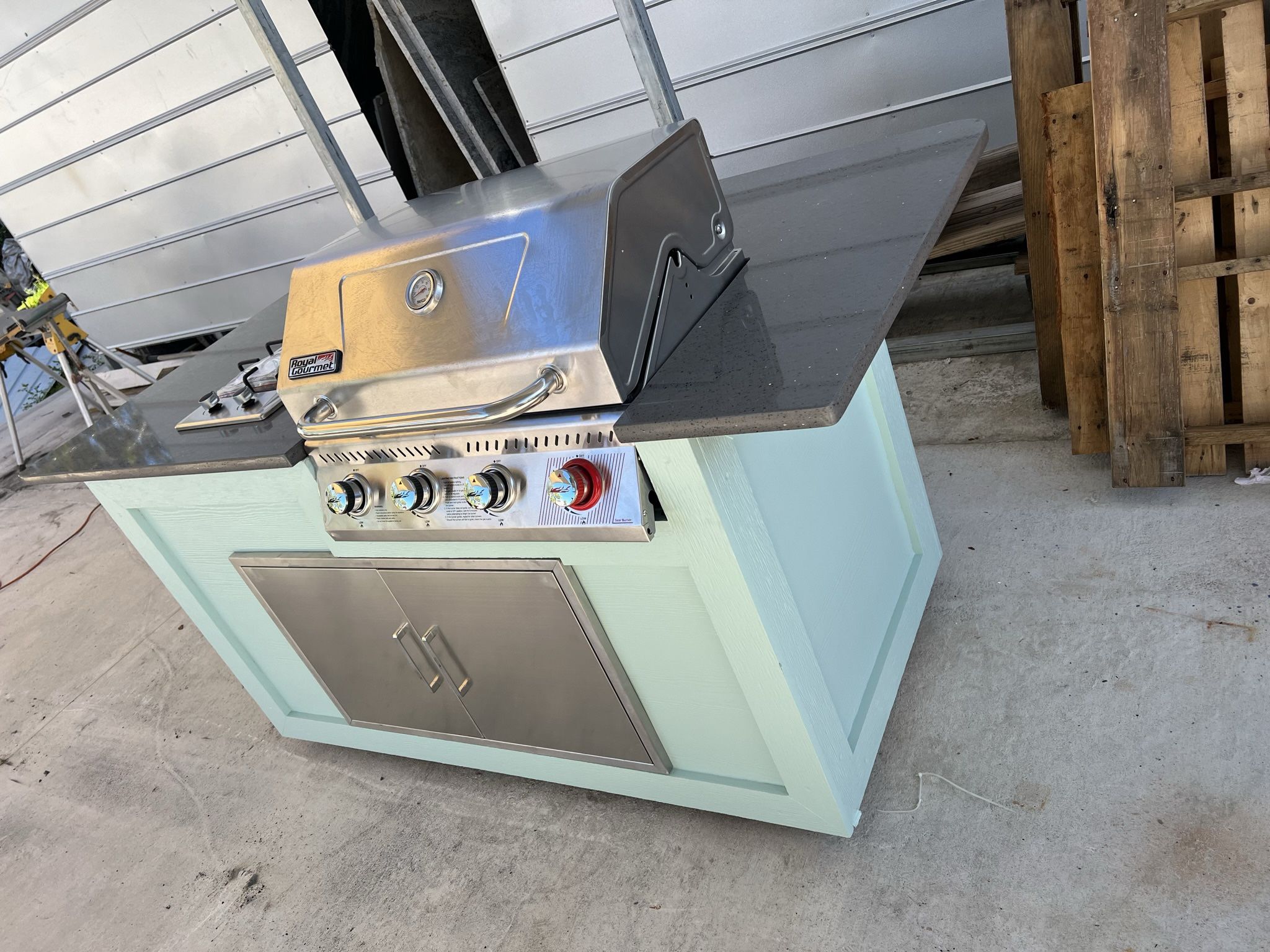 Mobile Outdoor kitchen 