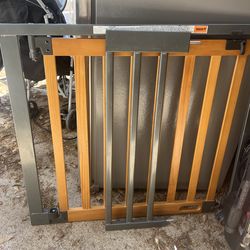 Pet gate