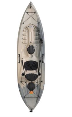 Lifetime Tamarack Angler kayak w/ Paddle