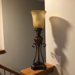 BEAUTIFUL TABLE LAMP LIKE NEW!!