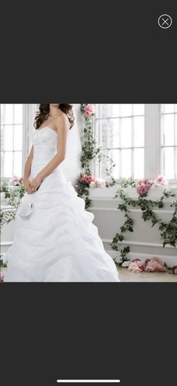 Brand New With Tags Davids bridal wedding Dress 