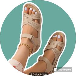 Women's Summer Casual Sandals! New In Bag, Size 6.5
