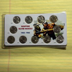 35 %.   SILVER WORLD WAR II NICKEL SET