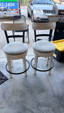Signature Design by Ashley Valebeck 24.5" Counter Height Bar Stools