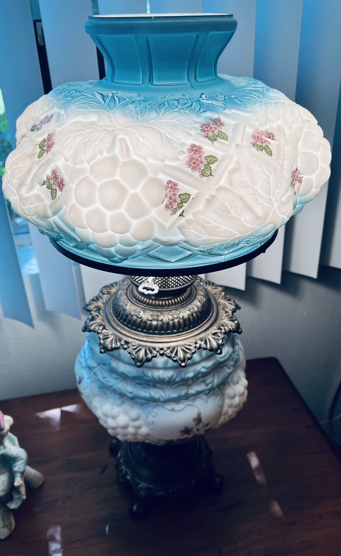 Antique 1800’s Puffy Glass Ornate Gone With The Wind Lamp.