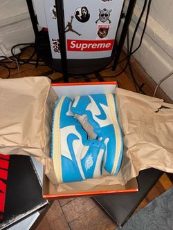 Jordan 1 UNC DS brand new sz 9.5