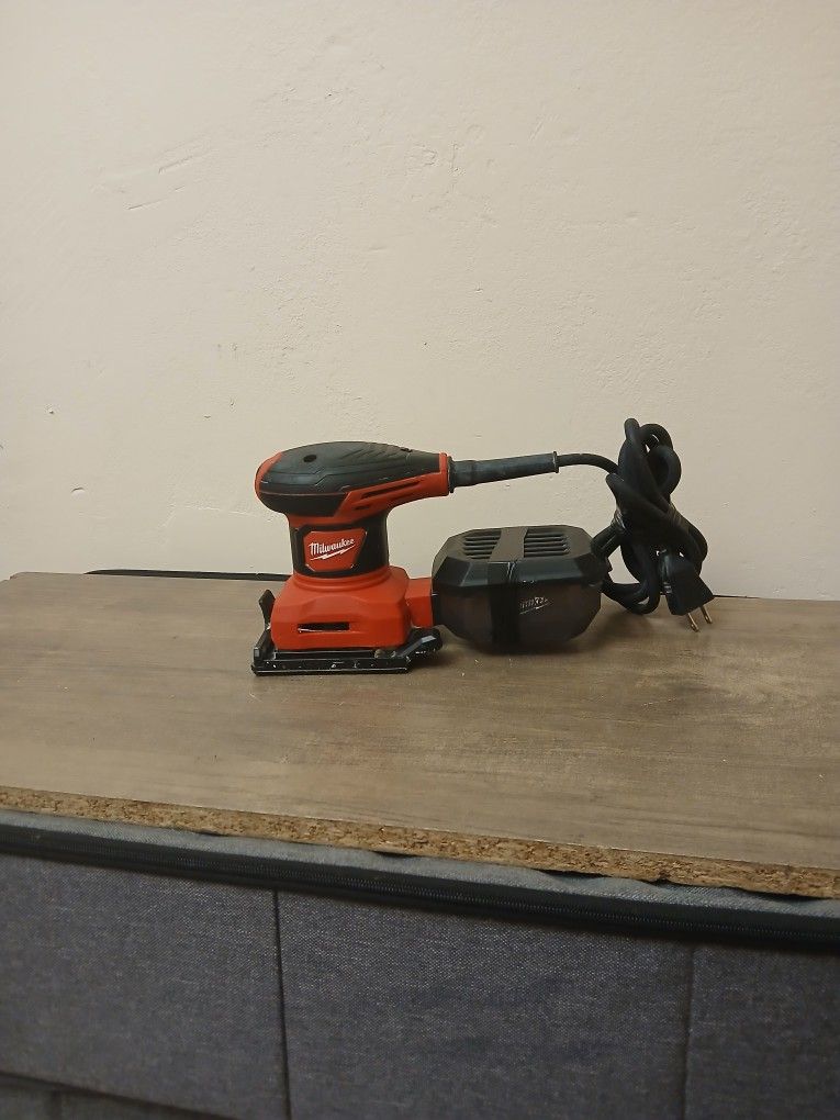 Lijadira Milwaukee Cuadrada