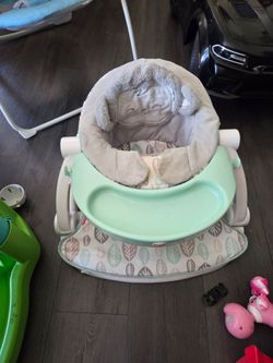 Baby sit me up chair