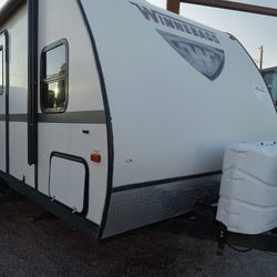 2013 Winnebago 2201DS