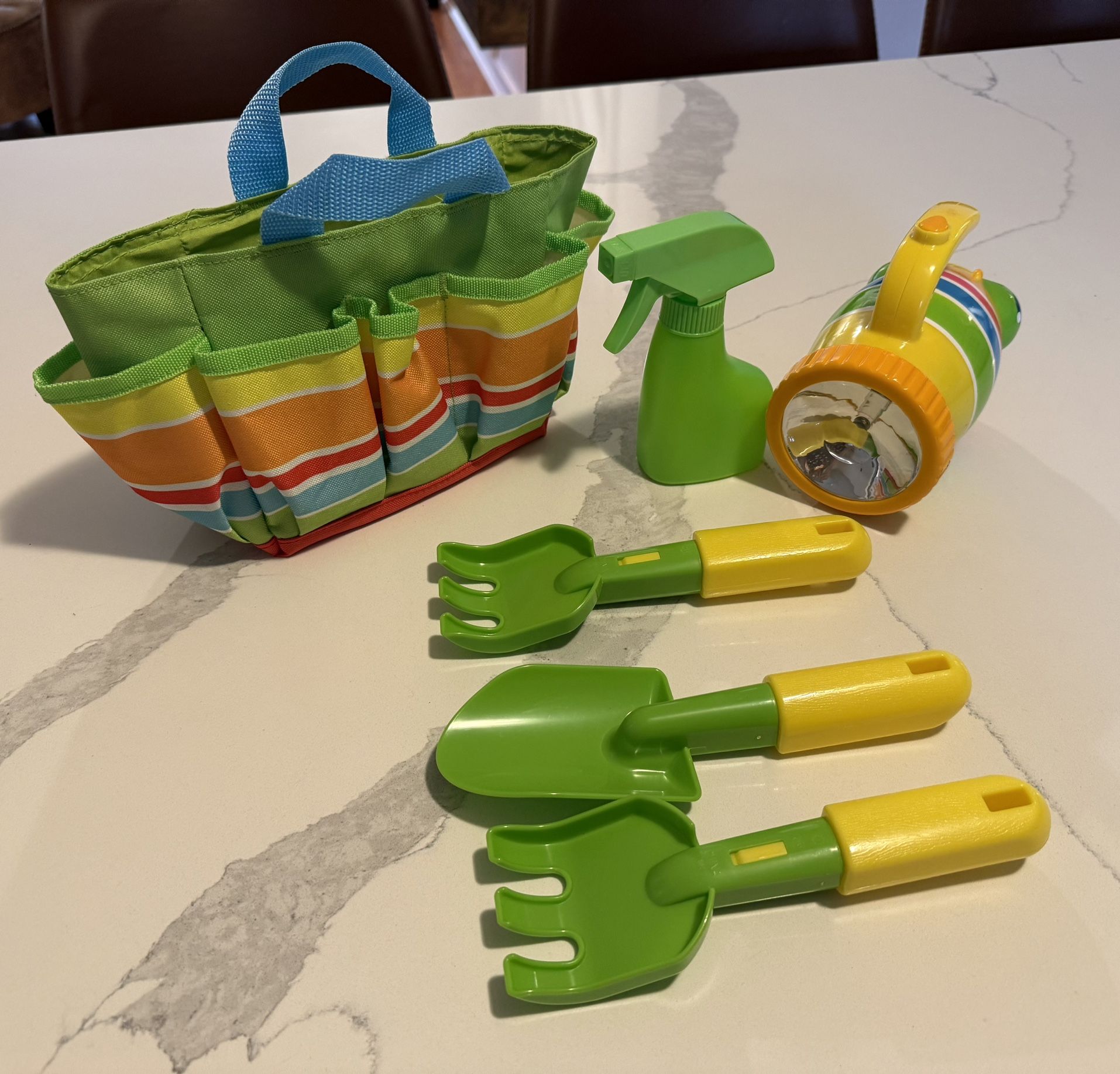Melissa And Dough Garden Tote And Buggy Flashlight 