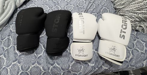 2 Boxing Gloves
