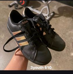 Kids shoes size 3youth