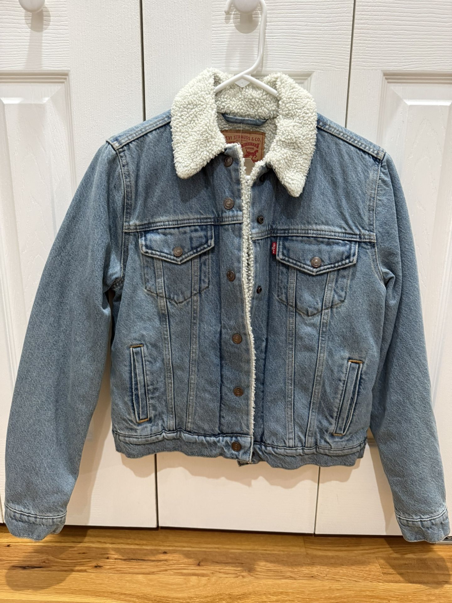 Levi’s Women’s Sherpa Fleece Lined Denim Trucker Jacket Indigo Blue Size Small