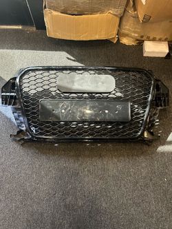 For Audi Q3 2013 2014 2015 Front Grille Honeycomb Grille Part Gloss Black