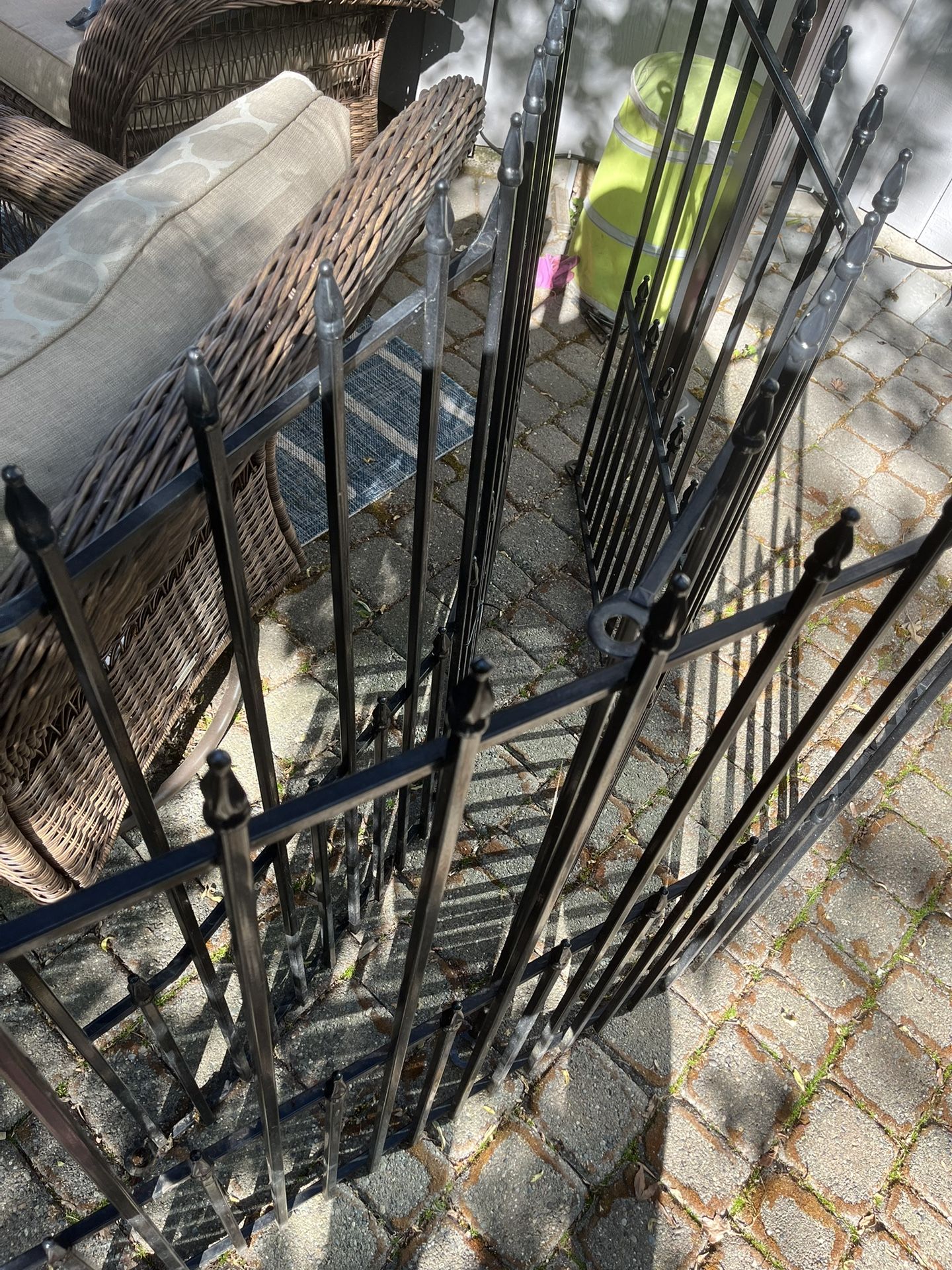 Grand Empire No Dig Fence for Sale in Portland, OR OfferUp