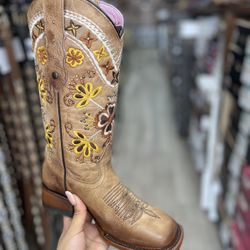 women’s western boots 