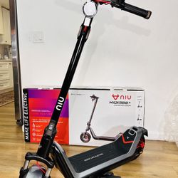 NIU KQi 300X All-Terrain Suspension Electric Scooter 20mph | Range 37.3 miles