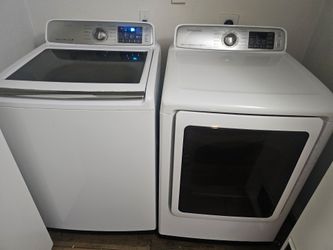 Samsung Smart Washer & Dryer Set – Steam – Excellent Condition $999