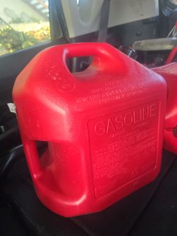 Gas can, 15$ each, both for 25$