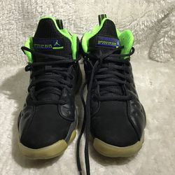 Air Jordan Sneakers Size 6y 861435-012