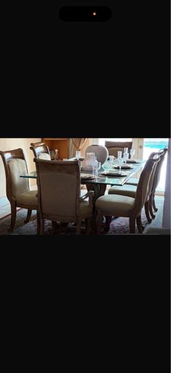 Dinning table/ Mesa de comedor