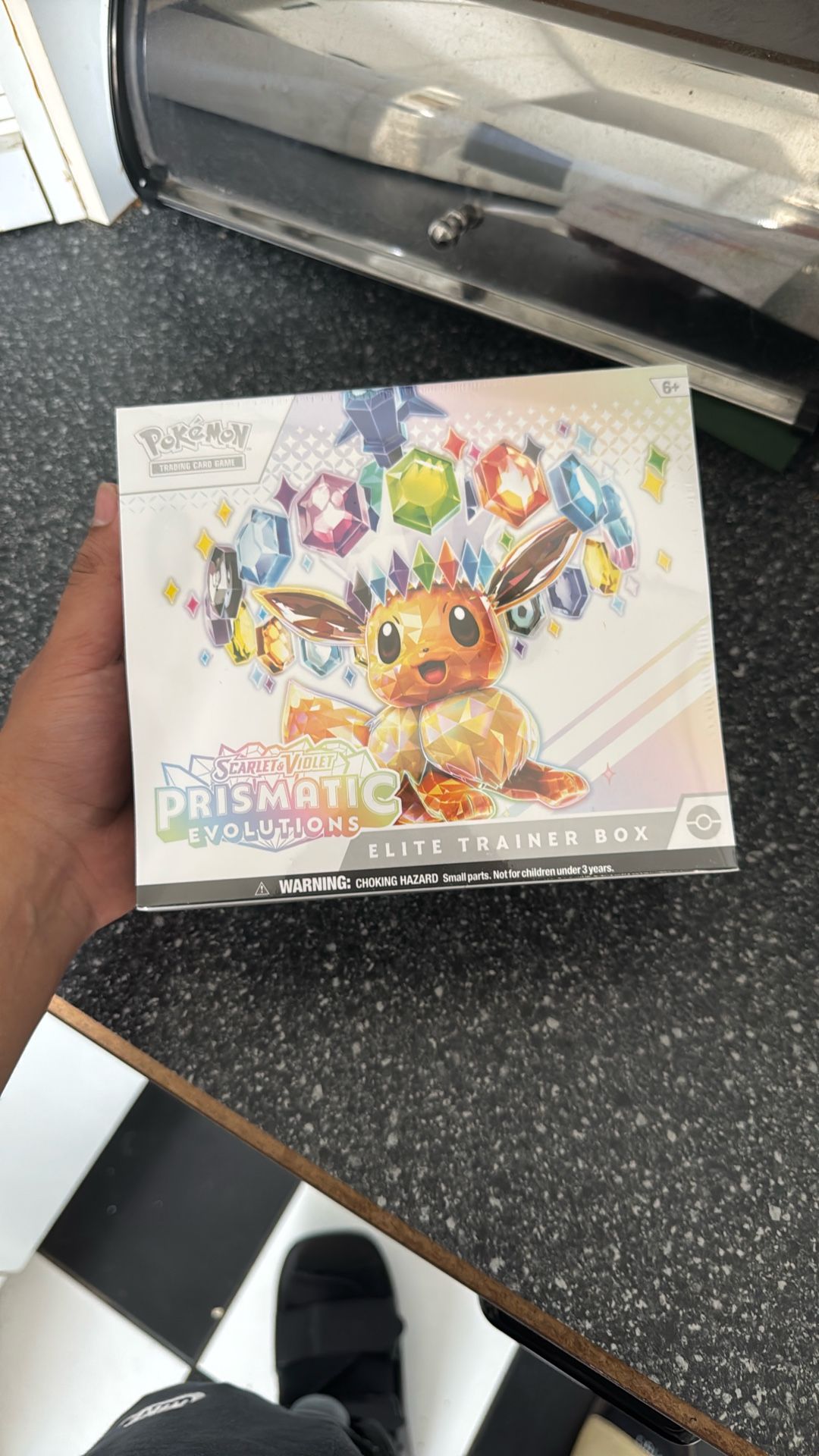 Pokemon Prismatic Evolutions ETB