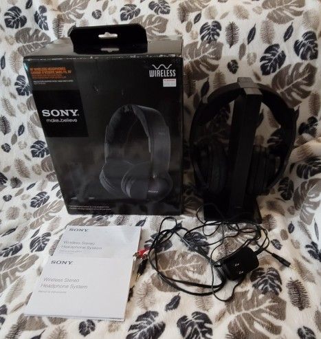 Sony MDR-RF985RK Wireless Headphones For TV - New Ear Pieces