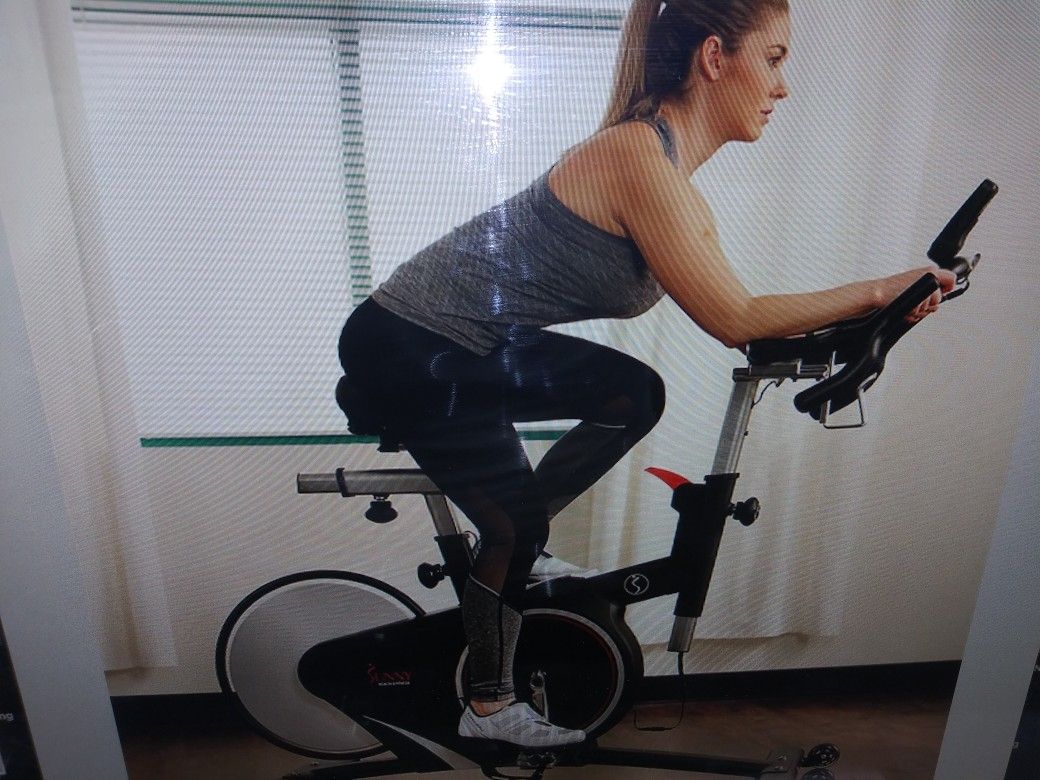 Sunny Health Fitness Belt Drive Magnetic Indoor Cycling Spin Bike