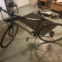 2011 Trek 7.2 FX 22.5” Hybrid Bicycle