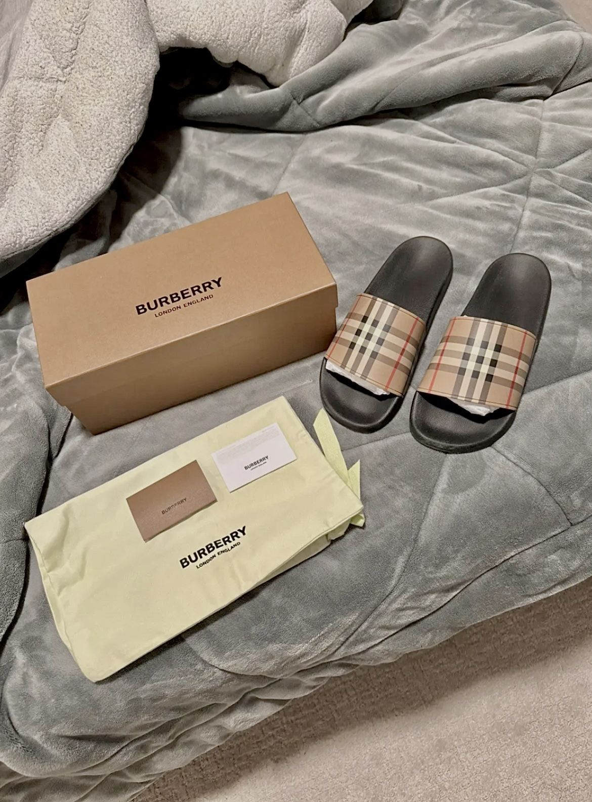 Burberry Furley Vintage Slides