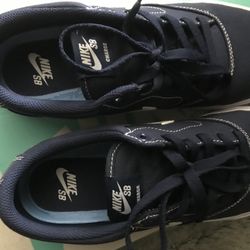 Brand New Nikes Shoes 