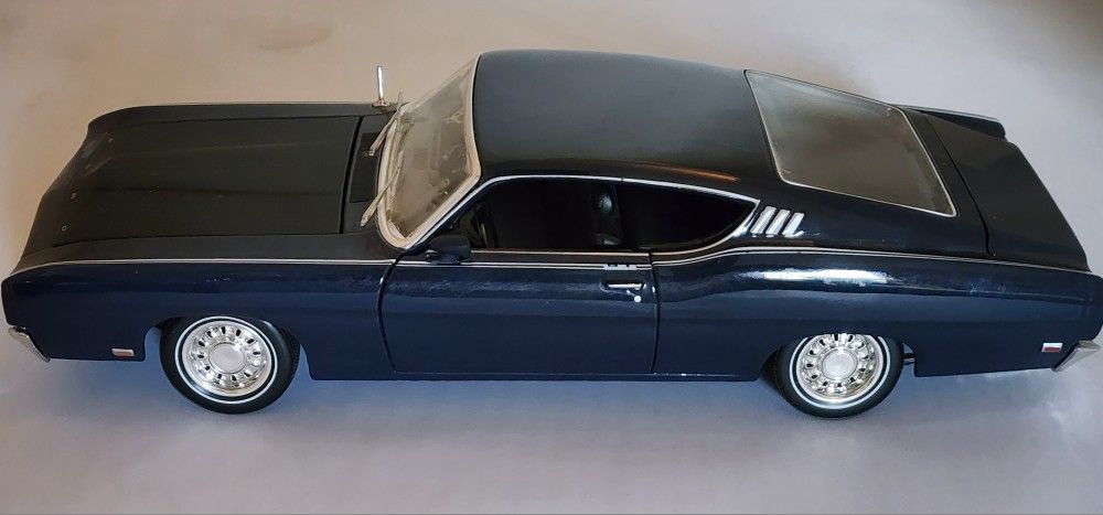 Maisto 1/18 Scale 1969 Ford Torino Talladega