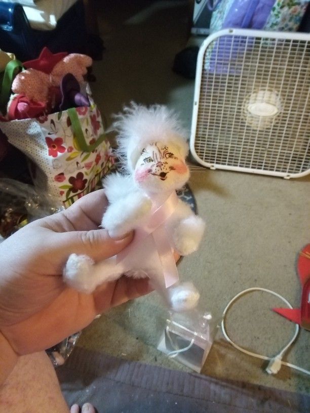 Anna Lee BCA Cat Decoration