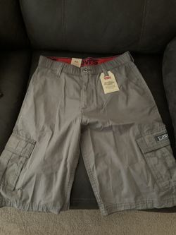 New Levis relax fit Cargo shorts 16 Regular Waist Size 28