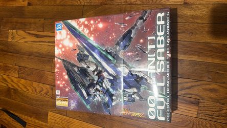Gundam Bandai MG 00 QAN(T) Full Saber Suit 1:100 Model Kit