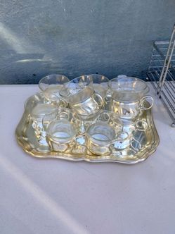$30 set juego de vasitos y su plato en buen estado para que se tome sus tes de Jamaica