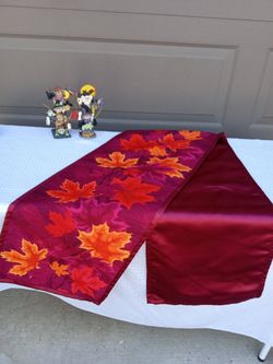 FALL LEAVES TABLE RUNNER 